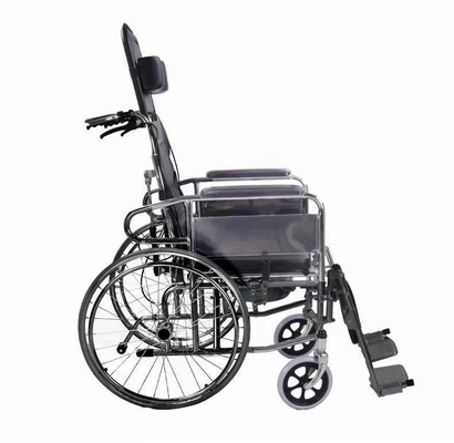 高齢者用腕前手動車椅子 24 インチタイヤサイズと調節可能な足元